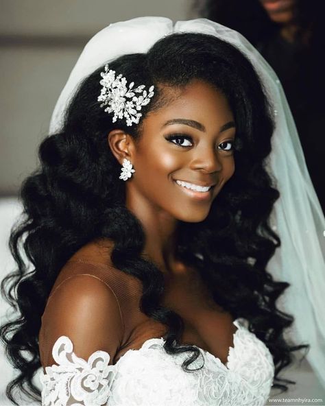 Wedding Hair Black, Afro Wedding Hairstyles, Black Brides Hairstyles, Brides Hairstyles, Black Bridal Makeup, Romantic Updos, Cascading Curls, Natural Hair Wedding, Black Wedding Hairstyles