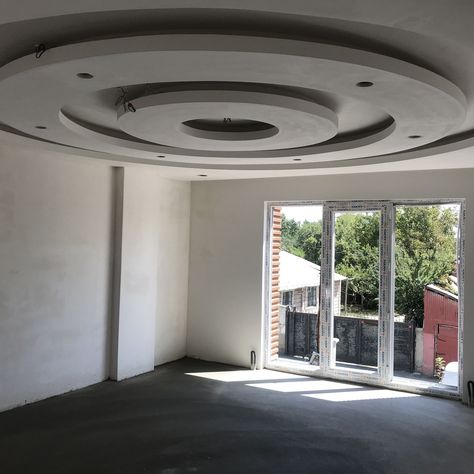 Round Ceiling Design Modern, Round Pop Ceiling Designs, Round Fall Celling Design, Circle False Ceiling Design, Round False Ceiling Design, Parlor Design, Modern Lobby, Simple Home Decor Ideas, Luxury Ceiling Design