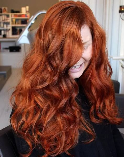 Long Copper Red Hair                                                                                                                                                      More Woman With Red Hair, Copper Red Hair, Shades Of Red Hair, Ginger Hair Color, Copper Hair Color, Long Red Hair, Super Hair, Have Inspiration, Trendy Hair Color