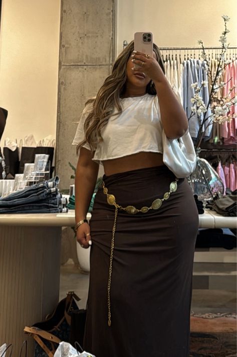 Curvy Earthy Outfits, Earthy Aesthetic Outfits Plus Size, Earthy Outfits Black Women Plus Size, Earthy Outfits Long Skirts, Curvy Fairycore, Looks Hip Hop, Plus Size Baddie Outfits, Mode Hippie, Look Plus Size