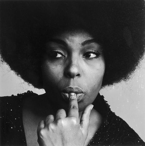 Roberta Flack Photograph by Jack Robinson Jack Robinson, Roberta Flack, Studio Headshots, Portrait Wall, Black And White Portraits, Pop Singers, Canvas Pictures, Image Collection, Interesting Art