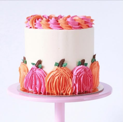 Pumpkin Cake Ideas, Thanksgiving Cake Ideas, Fall Cake Ideas, Fall Birthday Cakes, Halloween Pumpkin Cake, Pumpkin Patch Birthday, Pumpkin Cakes, Thanksgiving Cake, Halloween Birthday Cakes