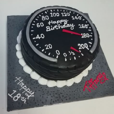 Tyre Cakes For Men, Speedometer Cake Ideas, Tire Cakes For Men, Race Car Birthday Cake For Men, Birthday Cakes For Car Lovers, Cool Cake Ideas For Men, Racing Cakes For Men, Truck Driver Birthday Cake, Car Cake For Men