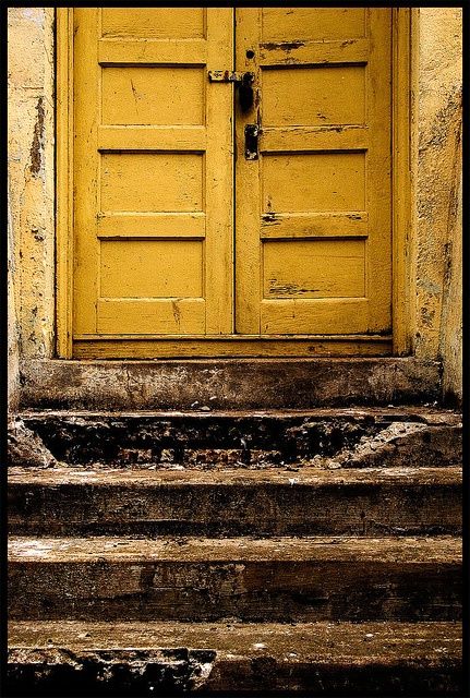 Secret Dreamlife — http://secretdreamlife.tumblr.com Mustard Aesthetic Vintage, Ochre Aesthetic, Look 80s, Yellow Door, Ochre Yellow, Yellow Doors, Yellow Ochre, Yellow Aesthetic, Dark Yellow