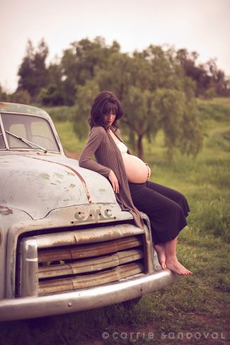 Maternity Pin Up, Cars Pictures, Pregnancy Pics, Maternity Ideas, Maternity Photography Poses, Vintage Truck, Maternity Photos, Prenatal, Baby Photoshoot