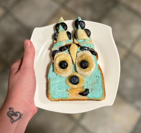 How to Make Bluey Toast! Bluey Inspired Meals, Bluey Toast For Kids, Dinner Kids Can Make, Bluey Snacks, Daycare Meals, Preschool Cooking, Kid Meals, Blue Food Coloring, Blue Food