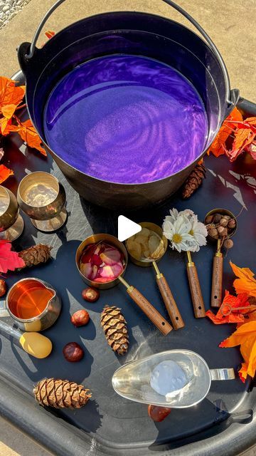 Engaging Elodie on Instagram: "Halloween Potions 🔮🎃

We love a good potion setup! Especially one with fizzy potions ✨

Fizzy Potion Recipe 

⭐️ Put some bicarbonate of soda in a container 
⭐️ Mix together vinegar and food colouring. 
⭐️ Add the liquid to the bicarbonate of soda and watch the magic appear! 

I used white vinegar (because I had it in the cupboard) but you can also use normal vinegar or lemon juice!

#messyplay #sensoryplay #tufftray #tufftrayideas #halloween #autumn #reelsdaily #learningthroughplay #playbasedlearning #toddleractivities #outdoorplay" Potions Recipes, Playbased Learning, Halloween Potions, Bicarbonate Of Soda, Magic Potion, Tuff Tray, Sensory Table, Food Colouring, Messy Play