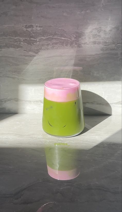 Matcha Foam, Pink Matcha, Girlie Aesthetic, Matcha Coffee, Matcha Cafe, Matcha Latte Recipe, Aesthetic Drinks, Matcha Drink, Food Babe