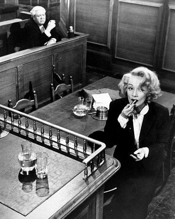 Charles Laughton and Marlene Dietrich in Witness for the Prosecution (1957), dir. Billy Wilder Charles Laughton, Witness For The Prosecution, Billy Wilder, Tyrone Power, Greta Garbo, Marlene Dietrich, Hollywood Legends, Movie Buff, Great Films