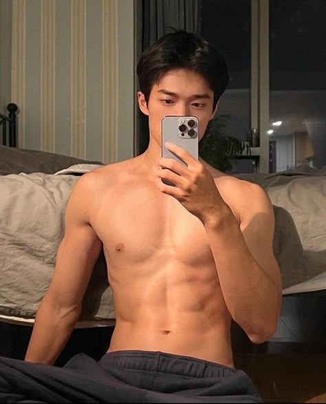 Kore Ulzzang, Men Abs, Cute White Guys, Handsome Asian Men, Hot Asian Men, Cute Asian Guys, Aesthetic Guys, Shirtless Men