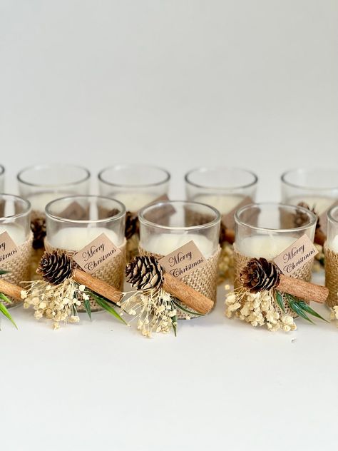 10 Pcs Christmas Custom Candle Favors Winter Wedding Favors - Etsy Christmas Dinner Favors, Christmas Table Favors, Winter Wedding Favors For Guests, Winter Bridal Shower Favors, Votive Candle Favors, Wedding Candles Diy, Winter Favors, Christmas Wedding Favors, Christmas Tea Party