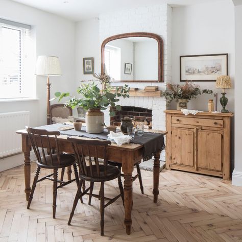 Take inspiration from this charming modern country Victorian terrace Victorian Interiors Modern, Victorian Terrace Dining Room, Small Terraced House Interior, Modern Victorian Dining Room, Small Victorian Terrace Interior, Terraced House Interior, Victorian Terrace Renovation, Victorian Terrace Interior, Terrace Renovation