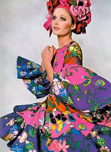 Judy's Affordable Vintage Fair Jerry Hall, Jean Shrimpton, David Bailey, Fashion 1960s, 1960's Fashion, Linda Evangelista, Vogue Uk, Retro Mode, Floral Fashion