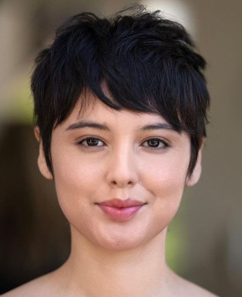 Feminine Short Layered Haircut Edgy Pixie Hairstyles, Short Haircuts Ideas, Pixie Cut Round Face, Layered Pixie Cut, Pixie Haircut Ideas, Layered Pixie, Pixie Haircut For Round Faces, Edgy Pixie Haircuts, Haircuts Ideas