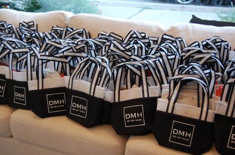 do my hair swag Swag Bag Ideas, Launch Event Ideas, Salon Openings, Bag Gift Ideas, Makeup Bar, Salon Party, Grand Opening Party, Swag Ideas, Salon Gifts