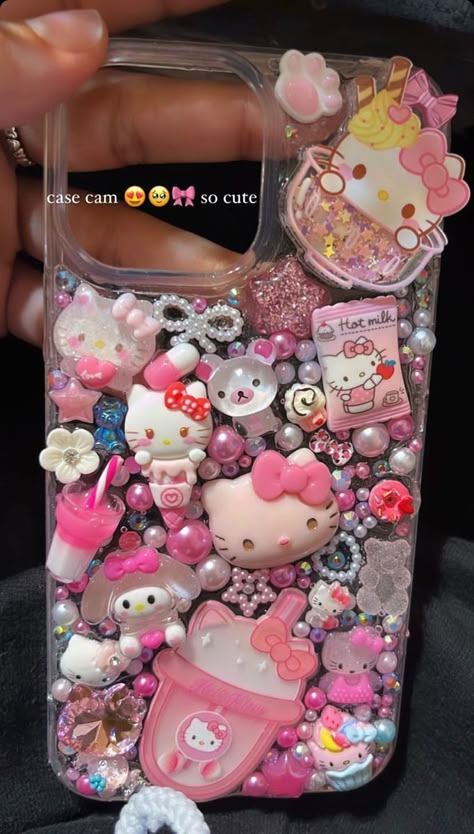 Cute Custom Phone Cases, Hello Kitty Junk Phone Case, Diy Bling Phone Case Ideas, Junky Phone Case, Junk Iphone Case, Deco Phone Cases, Junk Phone Case, Phonecase Ideas, Junk Case