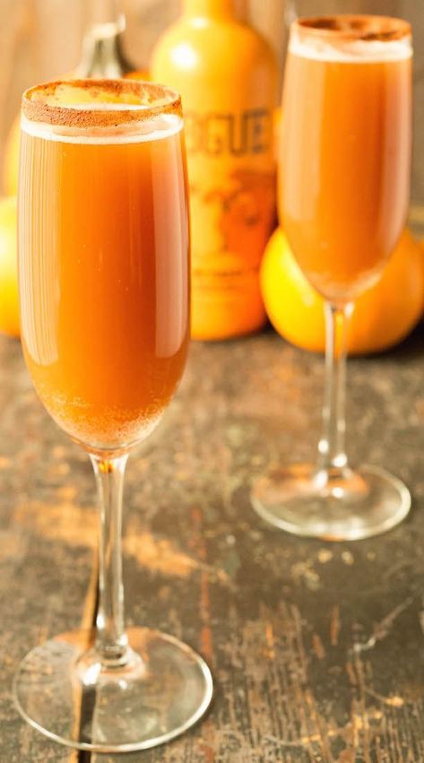 Pumpkin Ale Beermosa Recipe - Fall Mimosas 4 Ways #Pumpkin #FallCocktails {wine glass writer} Fall Mimosas, Beermosa Recipe, Cranberry Mimosa Recipe, Fall Mimosa, Cider Mimosa, Cranberry Mimosa, Mimosa Cocktail, Thanksgiving Brunch, Pumpkin Beer