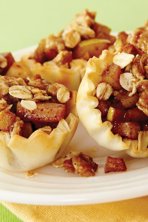 Pear Tarts, Pear Pie Recipe, Pear Pie, Pear Tart, Cinnamon Nuts, Easy Pie Recipes, Pastry Shells, Savory Tart, Mini Pies