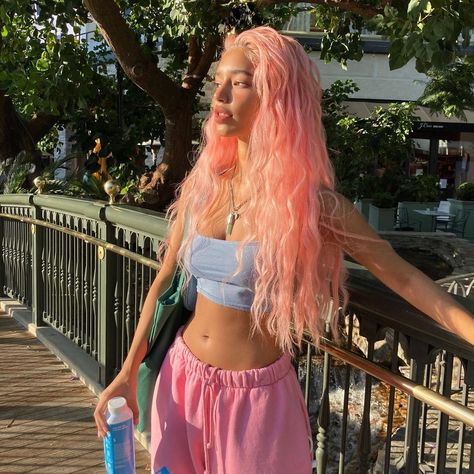 Princess Sab Zada on Instagram: “🌷” Pisces Beauty, Long Dyed Hair, Sabrina Zada, Princess Sab Zada, Curly Pink Hair, Long Pink Hair, Light Pink Hair, Lavender Hair, Hair Color Pink