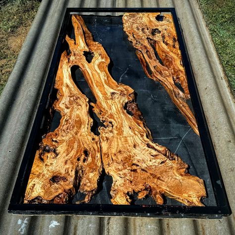 Must Have These Natural Wonders! 👍👍 🪵 Ready to Pour 200 cm Epoxy/Resin Set 🫒 The most beautiful patterns and burls of the olive woods are found in its roots. 🪵 With a technique utilized for the first time in the world, we are able to cut the roots perfectly. 🫒 Living edge slabs and olive root pieces are cleaned from stones, soil, and bark with pressurized water. 🪵 Natural drying process takes place for one year. After one year, a 35-40 day final drying is done in a kiln dryer. 🫒 After t... Island Table, Wood Supply, Epoxy Resin Table, Table Art, Diy Epoxy, Epoxy Resin Wood, Wooden Stars, Tree Roots, Resin Table