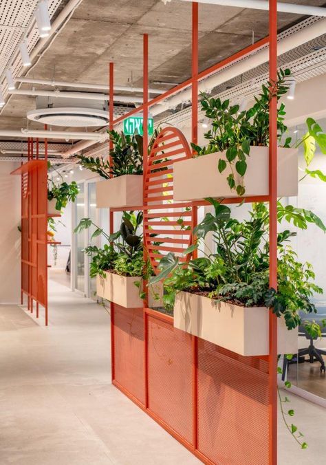 Creative Wall Design, Open Space Office, Green Office, Outdoor Patio Space, Office Space Design, Office Photo, Office Plants, Partition Design, Open Office