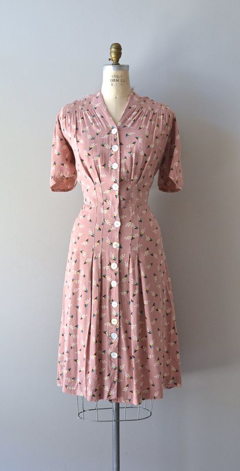 1930's cotton day dress Vintage 1930s Dress, 30s Dress, 1930 Fashion, 1930s Dress, 30s Fashion, Look Retro, Ideas Vintage, 40s Fashion, Retro Mode