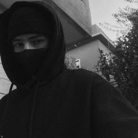 Gansta Boy Aesthetic, Mask Aesthetic, Bad Boy Aesthetic, Cool Hairstyles For Men, Best Poses For Pictures, Aesthetic People, Masked Man, Black Mask, Aesthetic Guys