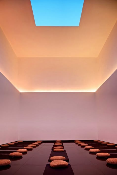 James Turrell, Lights Artist, Cove Lighting, Light And Space, Meditation Room, Sculpture Installation, Light Installation, Art Installations, Architectural Digest