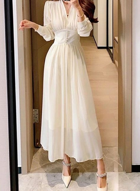 T Line Dress, 40s Inspired Wedding Dress, Simple Dress Classy Elegant, Dresses For Short People, Classy Trousers Outfit, Celana Jogger Wanita, Elegant Dresses Classy, Classic Hats, ف�ستان سهرة