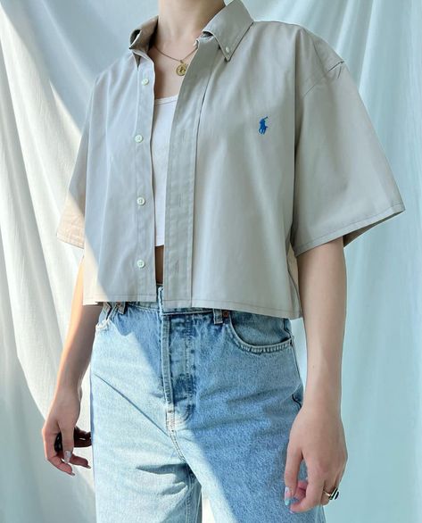 Cropped Polo Shirt Outfit, Crop Polo Outfit, Cropped Button Up Shirt Outfit, Cropped Shirt Outfit, Polo Outfits For Women, Polo Shirt Outfit Women's, Crop Shirts For Women, Button Down Outfit, Cropped Outfits