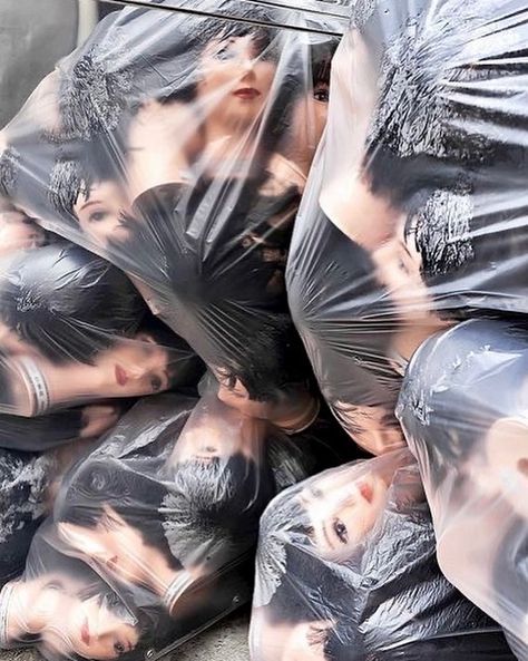 @the.libra.lounge on Instagram: “Bagged heads. #popphotography #popculture #mannequinheads #bizarrephotography #creepy” College Beauty, Night Vale, Beauty School, Film Movie, Plastic Bag, Pop Culture, Harajuku, Tokyo, Tumblr