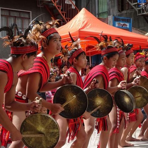 Visayas Culture, Filipino Dance, Central Visayas, Filipino Heritage, Asian Clothing, Philippines Culture, Filipino Culture, Let's Dance, Indigenous Culture