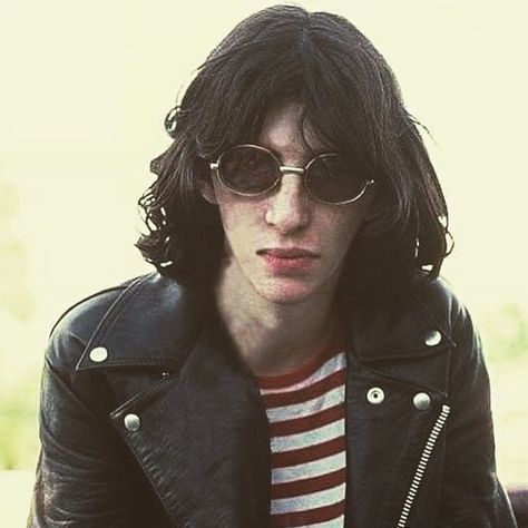 JOEY RAMONE #theramones #ramones #joeyramone #newyork #nyc #punkrock #ramonesforever Hey Ho Lets Go, Goth Culture, Joey Ramone, The Ramones, Gabba Gabba, Rock N Roll Style, Robert Smith, Band Pictures, Dee Dee