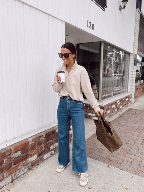 Wide Leg Jeans Outfit Fall, Wide Leg Jean Outfits, Wide Jeans Outfit, Loose Jeans Outfit, Jeans And Sneakers Outfit, Styled Outfits, Wide Leg Jeans Outfit, Jeans Outfit Winter, Jeans Outfit Fall