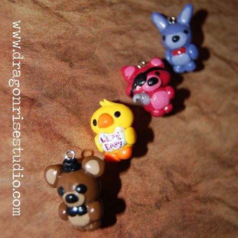 Fnaf Crafts, Clay Keychain, Clay Diy Projects, Clay Crafts Air Dry, Cute Polymer Clay, Clay Figurine, Cute Clay, Clay Art Projects, Fimo Clay