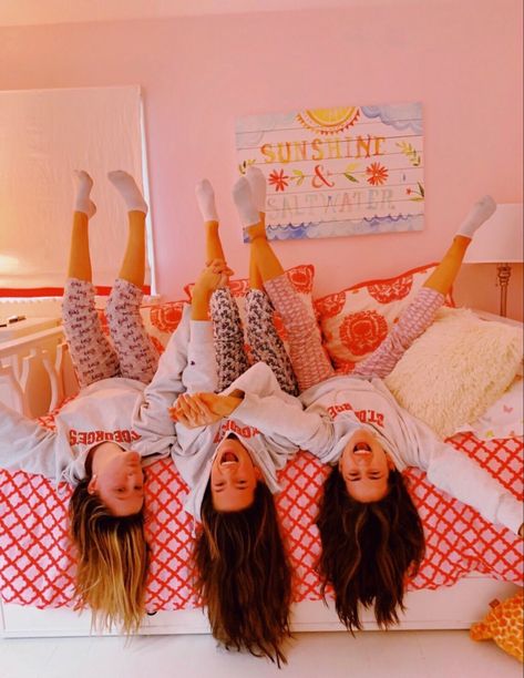 Preppy Sleepover, Preppy People, Preppy Friends, Preppy Pics, Bestie Pics, Pijama Party, Foto Newborn, Preppy Fits, Preppy Party