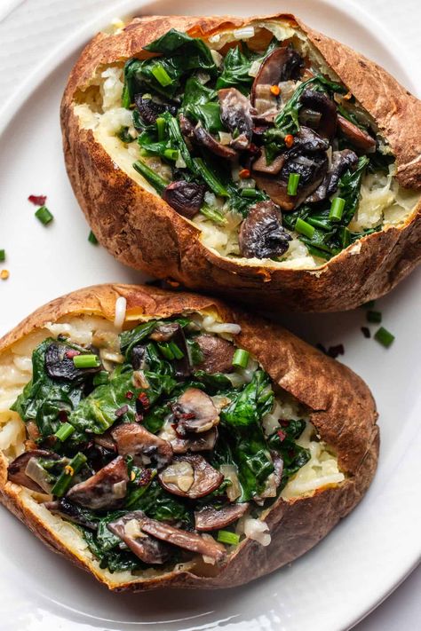 Vegan Loaded Baked Potato, Potato Delight, Vegan Baked Potato, Spinach And Mushrooms, Loaded Baked Potato, Vegan Baked, Baked Potato Recipes, Vegan Potato, Cozy Dinner