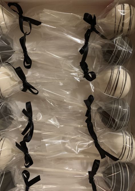 Simple black and white cake pops Black And White Cake Pops Ideas, Cake Pops Black And White, Black White Dessert Table, Black And White Treats Table, All Black Dessert Table, Black And White Birthday Party Ideas Decoration, Black And White Sweet Sixteen, Birthday Party Ideas Black And White, 18th Birthday Party Ideas Black And White