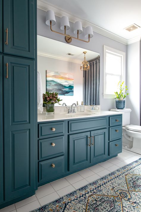 Plan your Bathroom Makeover Online Teal Cabinets, Bathroom Cabinet Colors, Teal Bathroom Ideas, Teal Bathroom, Diy Bathroom Vanity, Upstairs Bathrooms, Trendy Bathroom, Southern Home, Bathroom Renos