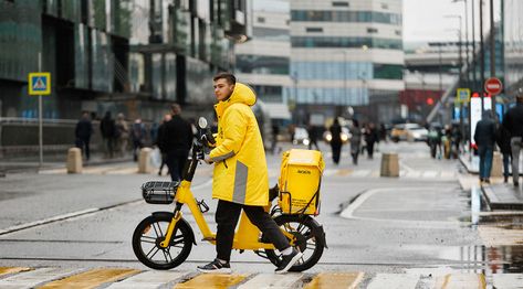 The bicycle was created taking into account the wishes of Yandex Food and Delivery delivery workers. The Yandex team today showed an electric bicycle ... - #battery-poweredbicycle #cyclinginnovation #e-bike #e-bikedesign #e-biketechnology #electricbicycle #electricbike #electricbikefeatures #electriccycling #electricmobility #electric-assistbicycle #pedal-assistbike #sustainabletransportation Bike Delivery, Sustainable Transport, Latest Smartphones, Bicycle Frame, Protective Clothing, E Bike, Electric Bicycle, Today Show, Electric Scooter