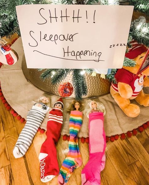 Elf On The Shelf Pet Ideas, Elf On Shelf Funny, Elf Ideas Easy, Elf Games, Elf Magic, Awesome Elf On The Shelf Ideas, Elf Activities, Xmas Elf, Elf Antics