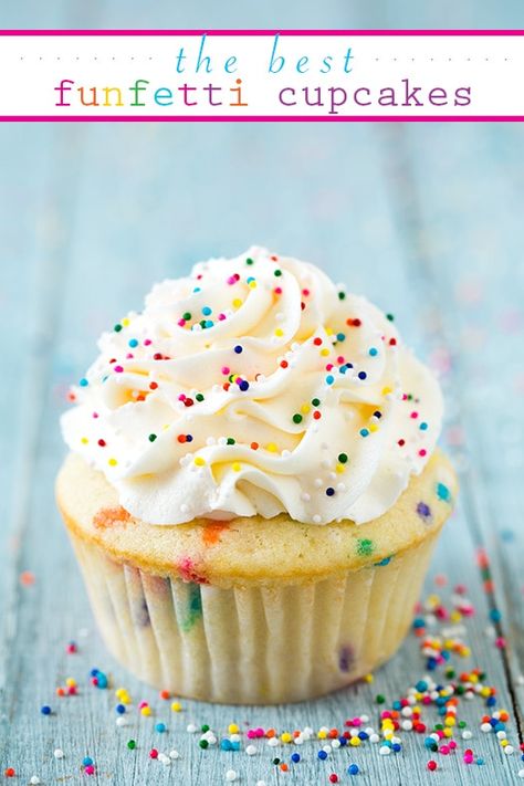 These homemade Funfetti Cupcakes are incredibly moist and fluffy and they're topped with the most incredible Vanilla Buttercream Frosting. These easy cupcakes are perfect for birthdays, holidays, or as a weekend treat! They're so simple, yet so delicious. #funfetti #cupcakes #cupcakerecipe #dessert #buttercream #birthdayrecipe #sprinkles #cookingclassy Funfetti Desserts, Funfetti Cupcake Recipe, Frost Cupcakes, Cupcakes Funfetti, Cupcakes Fondant, Confetti Cupcakes, Funfetti Cupcakes, Homemade Buttercream Frosting, Cupcakes Decorados