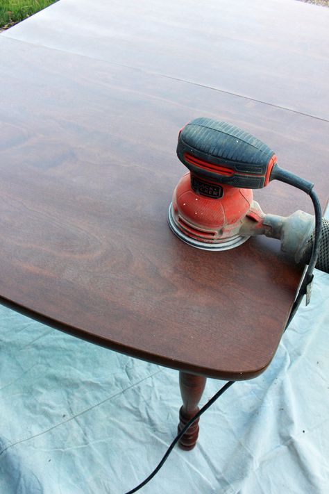 How to paint a laminate kitchen table from Confessions of a Serial Do-it-Yourselfer Painting Laminate Table, Slant Ceiling, How To Paint Laminate, Refurbished Table, Ceiling Room, Refurbishing Furniture, Formica Table, Painting Laminate, Kitchen Table Makeover