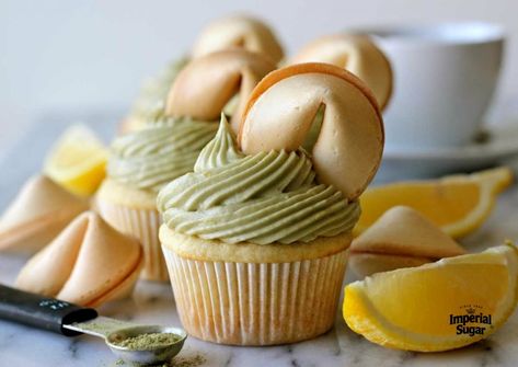 Matcha Cream Cheese, Green Tea Cupcakes, Tea Cupcakes, Matcha Cream, Tea Cup Cake, Matcha Recipe, Cheese Frosting, Cream Cheese Frosting, Mini Cakes