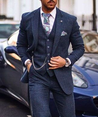 Wondering how to wear a pocket watch? This is the ultimate guide to making it look modern, stylish and sophisticated. The most important factor is... A Man In A Suit, Man In A Suit, Most Stylish Men, Mens Hairstyles Medium, Vans Converse, Style Inspiration Casual, Black Dress Shoes, Men’s Suits, Graduation Outfit