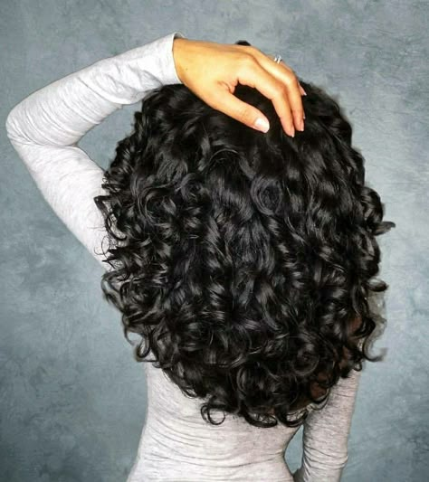 3a Hair, Long Natural Curly Hair, Hair Doctor, Natural Curly Hair Cuts, Cortes De Cabello, Curly Hair Photos, Dyed Natural Hair, Hairdos For Curly Hair, Curly Hair Women