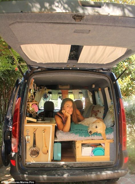 Marina Piro, 25, who was born in Italy but most recently lived in the UK, bought a five door 2001 Renault Kangoo and transformed it into a home by herself Best Travel Trailers, Van Kitchen, Kangoo Camper, Minivan Camper Conversion, Converted Vans, Suv Camping, Travel Trailer Camping, Kombi Home, Micro Camper