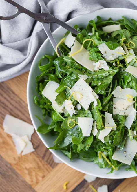 Arugula's peppery bite is enhanced by a simple lemon vinaigrette and mellowed with aged Parmesan cheese in this classic Italian arugula salad recipe. Salad Lunch Recipes, Arugula Salad Recipes, Marinated Lamb, Salad Lunch, Ditalini Pasta, Sliced Pears, Croutons Homemade, Ambrosia Salad, Lemon Vinaigrette