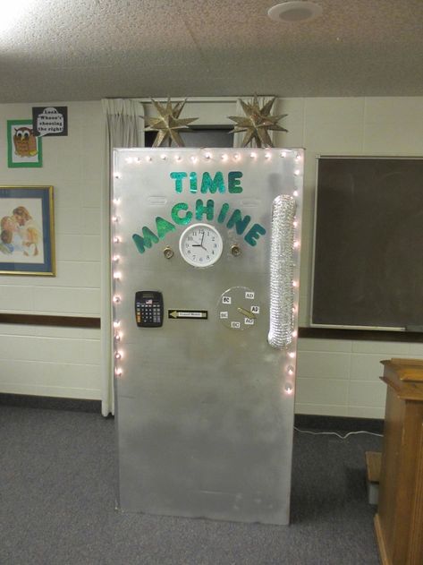 Time emachine Maker Fun Factory Vbs 2017, Ideas Decoracion Salon, Maker Fun Factory Vbs, Maker Fun Factory, Primary Singing Time, Science Party, Primary Music, Vbs Crafts, Lds Primary