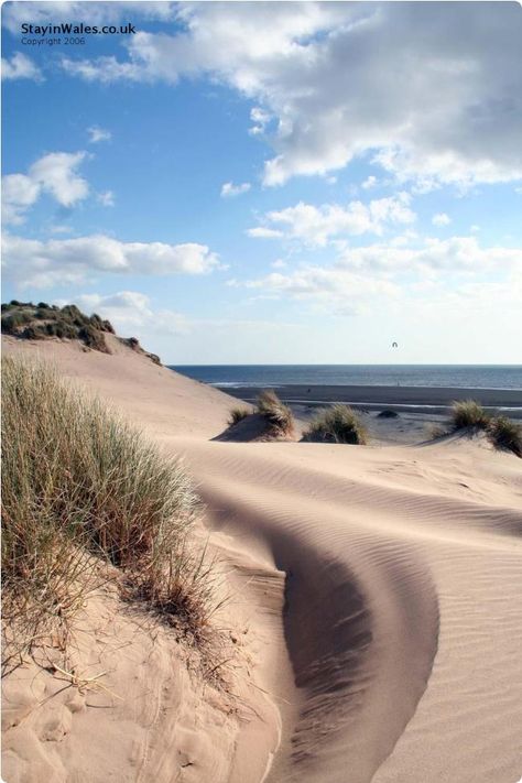 Shell Island, Wales Beach Camping Ideas, Island Camping, Welsh Coast, British Beaches, Shell Island, Wales Travel, Camping Places, Snowdonia, Beach Camping